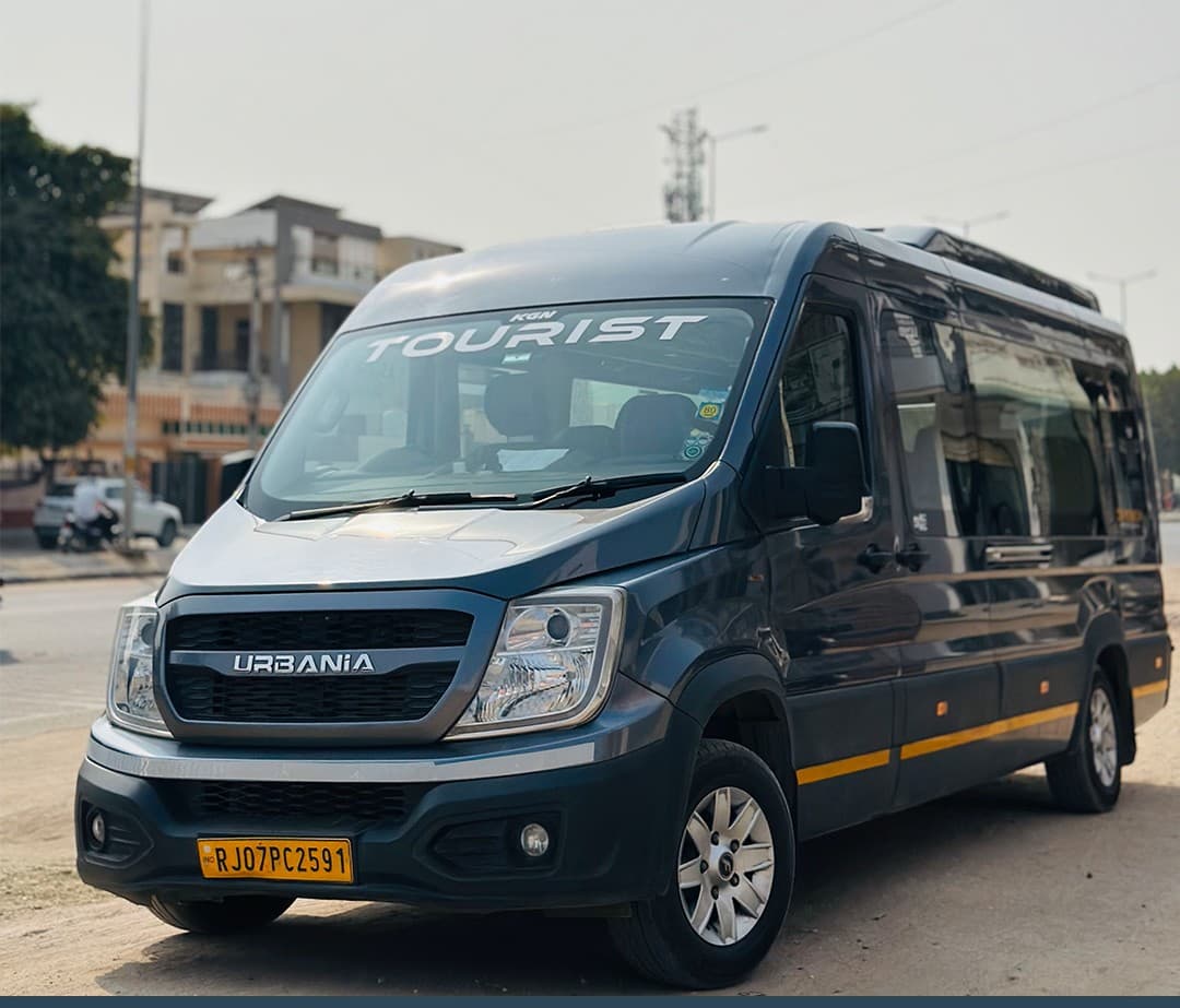 Force Urbania 15-Seater exterior